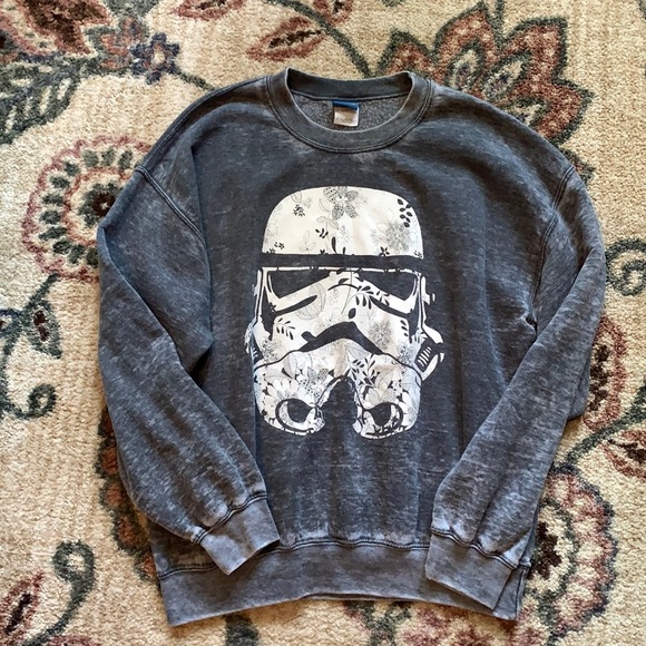Star Wars Tops - Large Star Wars Crew Neck Sweatshirt